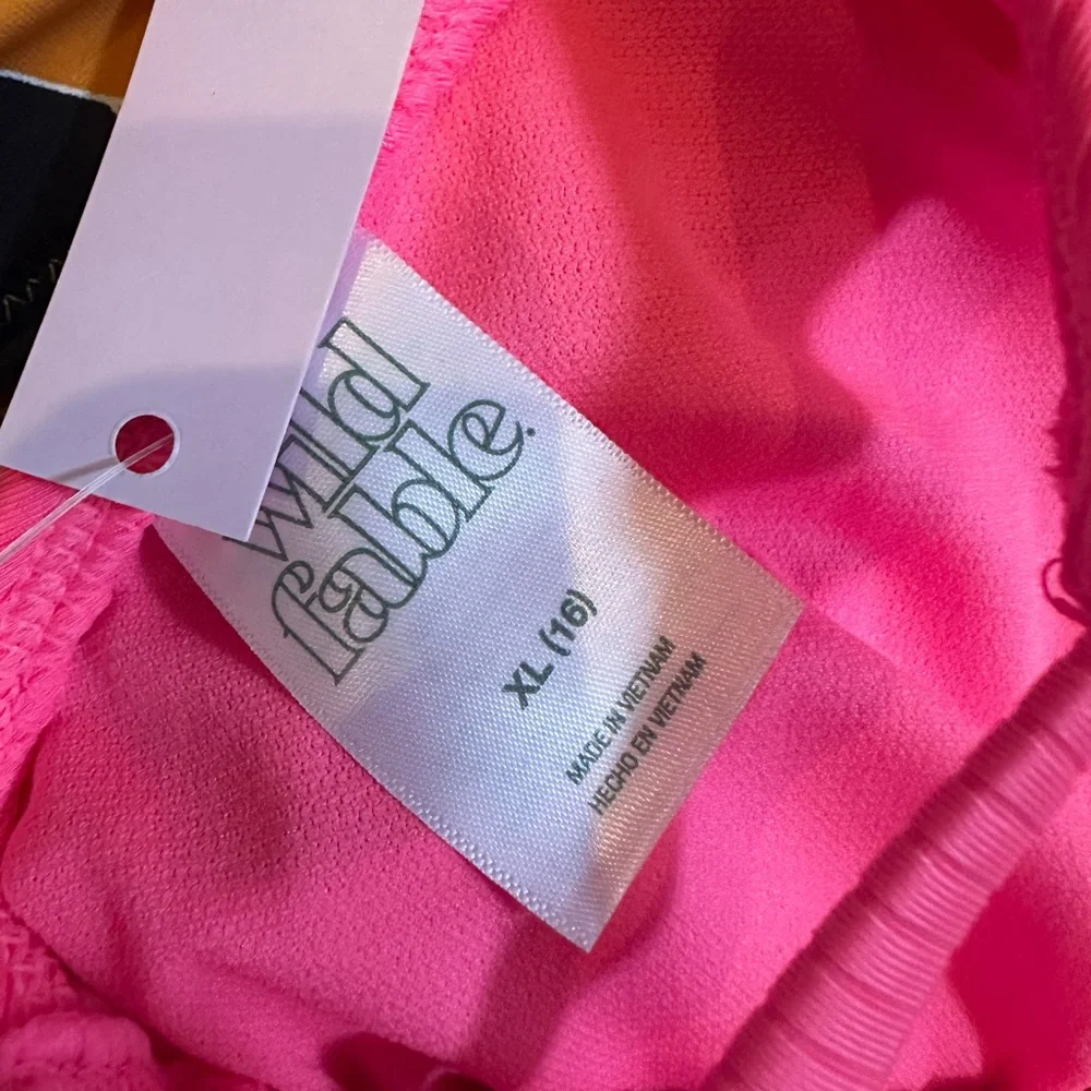 🐣Wild Fable Bright Pink Bikini Top